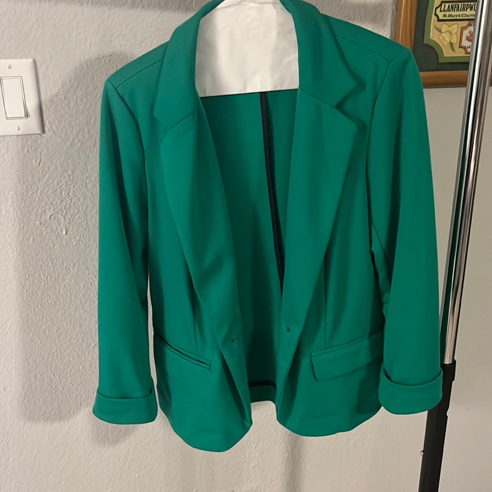 COPY - Fitted green blazer